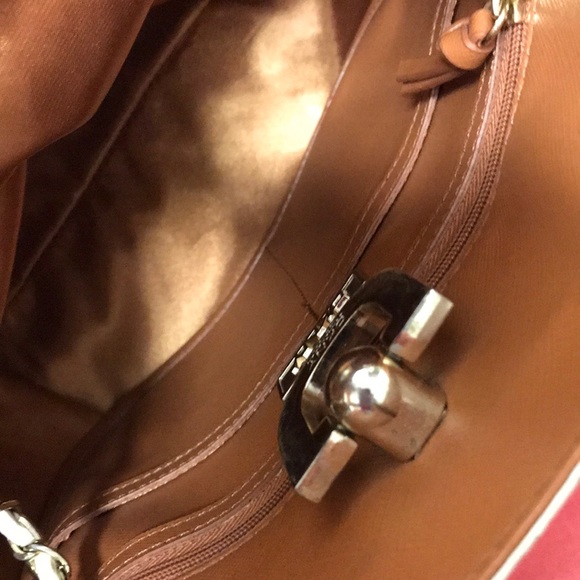 DKNY shoulder bag white leather gold detail. - Picture 4 of 8